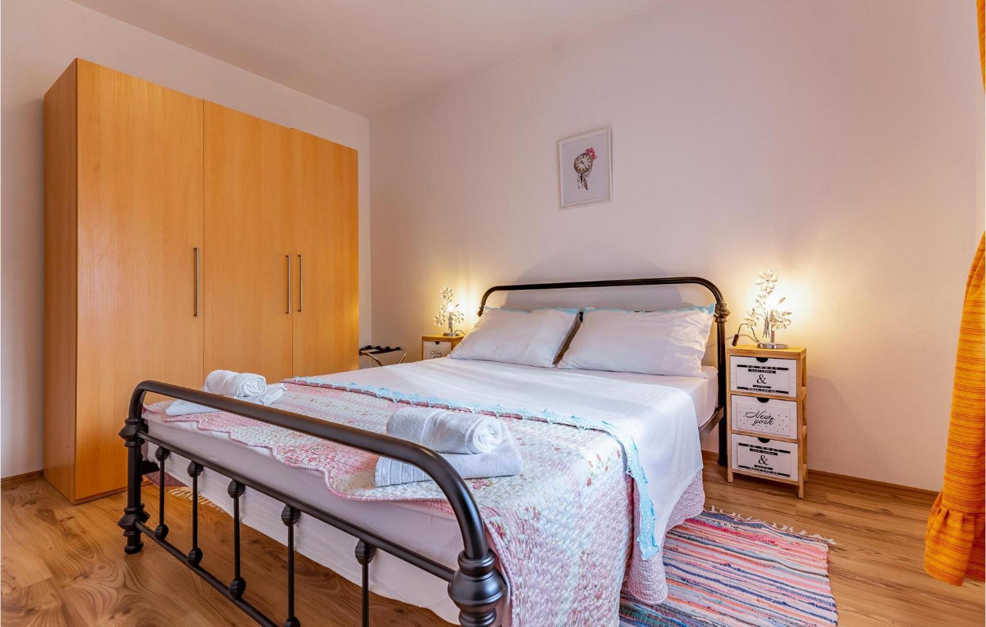 Lovely Apartment In Premantura With Wifi Exterior foto